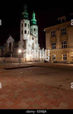 Kirche St. Andreas in der Nacht in der Altstadt von Krakau in Polen, Blick von St. Mary Magdalene Square. Stockfoto