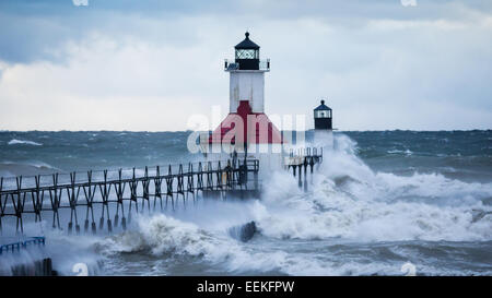 St. Joseph North Pier Leuchtturm im Sturm Stockfoto