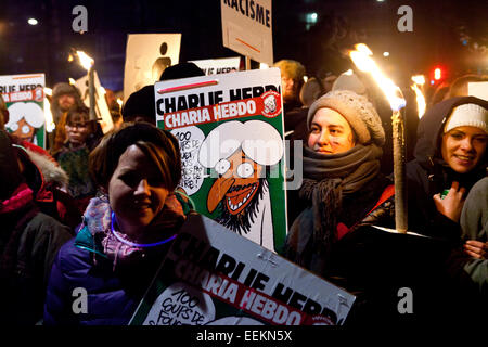 Kopenhagen, Dänemark, 19. Januar 2015: Young Pegida-Demonstranten in Kopenhagen. Dies ist die erste Demonstration in Dänemark von der deutschen inspirierte Bewegung organisiert. Gab es 3 Othe gleichzeitige Pegida-Demonstrationen im Land – und alle trafen sich durch größere CounterdemonstrationsThe Slogan für die Pegida-Demonstration war "Nein zu Islamisierung". Bildnachweis: OJPHOTOS/Alamy Live-Nachrichten Stockfoto