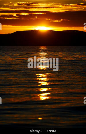 Sonnenuntergang über Cave Hill und Belfast Lough-Nordirland Stockfoto