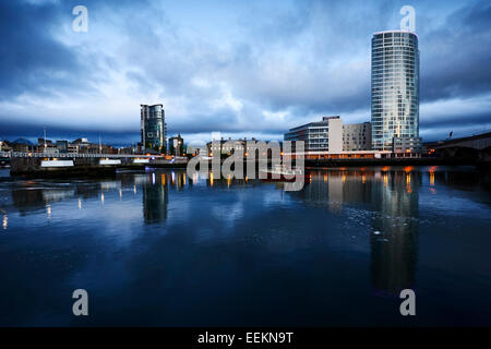 Fluss Lagan Waterfront Stadtzentrum von Belfast am frühen Morgen dämmern Nordirland Stockfoto