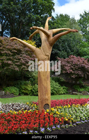 Der Bärlapp-Baum ist die neueste handgeschnitzten Skulptur als Bestandteil des Rates 2014 Park legacy Projekt installiert werden. Stockfoto