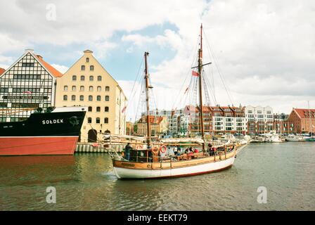 Danzig Polen. Segelboot "Gdansk" nähert sich das Stadtzentrum Marina auf der Mottlau Stockfoto