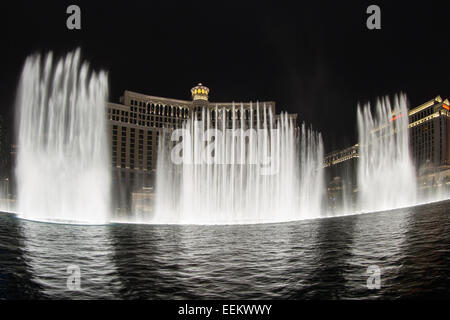 Las Vegas Nevada - 16. Dezember: Tanzenden Fontänen synchronisiert Musik eine schöne Show mehrmals pro Nacht in fr anzeigen Stockfoto