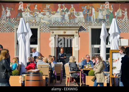 Danzig Polen. Altstadt. Das Mojito-Café-Restaurant auf der Haupteinkaufsstraße Dlugi Targ langer Markt Stockfoto