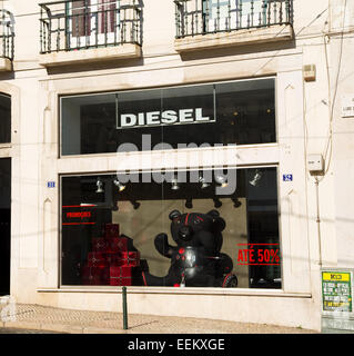 Lissabon, PORTUGAL - 12. Januar 2015: Diesel am 12. Januar 2015 in Lissabon Lissabon, Portugal. Diesel ist eine kultige Jeans r Stockfoto