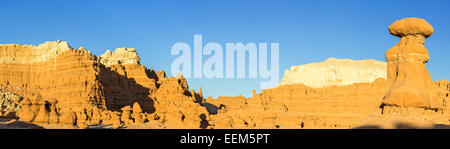 Felsformationen im Abendlicht, Goblin Valley State Park, Green River, Utah, United States Stockfoto