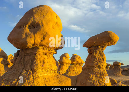 Felsformationen im Abendlicht, Goblin Valley State Park, Green River, Utah, United States Stockfoto