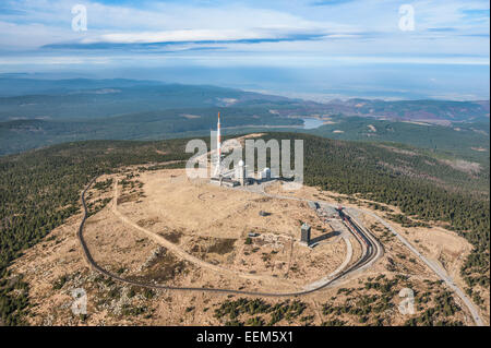 Luftaufnahme, Gipfel des Brocken Berg, 1141,2 m über dem Meeresspiegel, mit der Brockenbahn, Eckertalsperre oder Ecker Dam und schlechte Stockfoto