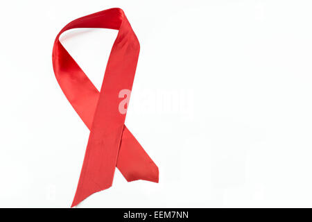 AIDS-rote Schleife isoliert auf weißem Hintergrund Stockfoto