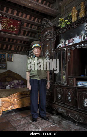 Kapitän Nha Tran Ngoc war einer der Offiziere verantwortlich für die Luftverteidigung der Stadt Hanoi gegen die US-Bombardierung. Stockfoto