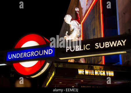 Unterirdische Rondell und öffentlichen U-Bahn unterzeichnen außen Dominion Theatre mit Statue außerhalb London England UK Stockfoto