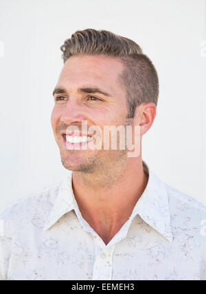 Kaukasischen Mann lächelnd Stockfoto
