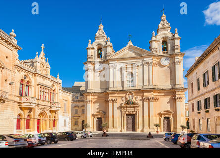 St Pauls Cathedral und St. Pauls Square Mdina Malta EU Europa Stockfoto