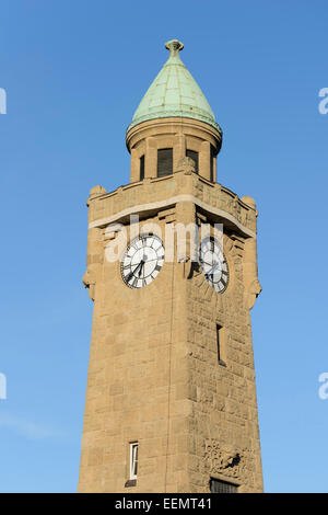 Wasserstand Turm von St. Pauli Landungsbrücken, Hamburg, Deutschland Stockfoto