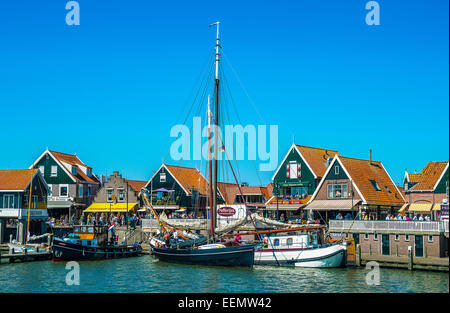 Amsterdam, Waterland Bezirk, Volendam, den Hafen vor der Stadtmitte Stockfoto