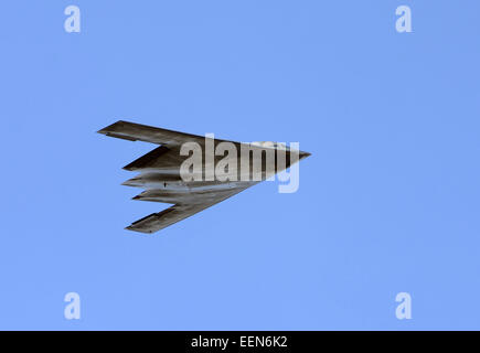 Moderne US-Tarnkappenbomber im Flug b-2 Spirit Stockfoto