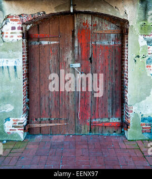 Alte Tür auf Faktoren Walk, East River Street, Savannah, Georgia USA Stockfoto