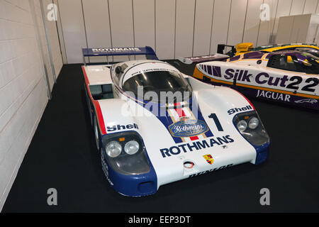 Rothmans Porsche 956, Le-Mans-Rennwagen auf dem Display an der London Classic Car Show Stockfoto