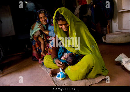 Ein Krankenwagen Janani Express Janani bedeutet "Mutter" in Hindi, Transporte schwangere Frauen zu Gesundheitszentren zu gebären. Stockfoto