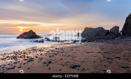 Atemberaubenden Sonnenuntergang am Strand von Sandymouth in der Nähe von Bude North Cornwall England UK Europe Stockfoto