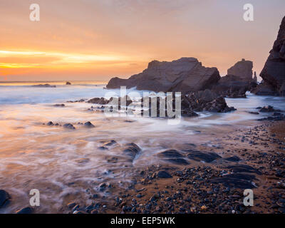 Atemberaubenden Sonnenuntergang am Strand von Sandymouth in der Nähe von Bude North Cornwall England UK Europe Stockfoto