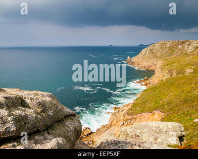 Auf die dramatischen Coastpath zwischen Lands End und Sennen Cove Cornwall England UK Europe Stockfoto