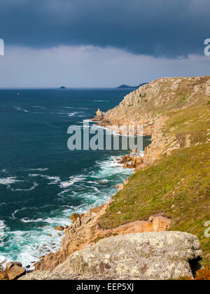 Auf die dramatischen Coastpath zwischen Lands End und Sennen Cove Cornwall England UK Europe Stockfoto