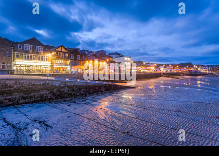 Nacht Schuss des malerischen Fischerdorfes in St Ives Cornwall England UK Europe Stockfoto