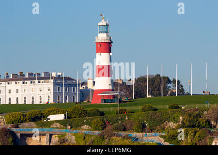 Blick auf Plymouth Hacke und die Smeaton Tower aus Mount Batten Devon England UK Europa Stockfoto