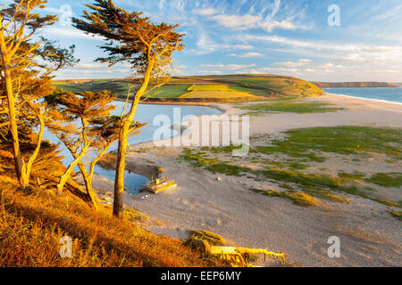 Loe Bar und Loe Pool der größte Natursee des Süßwassers in Cornwall in der Nähe von Porthleven England UK Europe Stockfoto