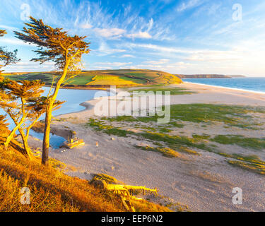 Loe Bar und Loe Pool der größte Natursee des Süßwassers in Cornwall in der Nähe von Porthleven England UK Europe Stockfoto