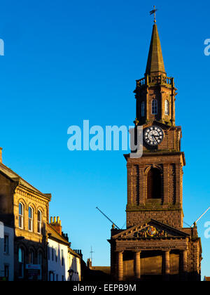 Blick auf den Turm von Berwick nach Tweed Town Hall in Marygate, erbaut im 18. Jahrhundert Northumberland England UK Stockfoto