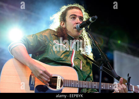 BARCELONA - 23 Mai: Mr Kilombo (britische pop-Rockband) beim Primavera Pop Festival von Los 40 Principales. Stockfoto