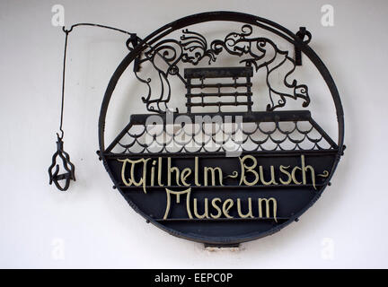 Wilhelm Busch Museum-Schild am Haus, wo er, in Wiedensahl, Deutschland geboren wurde Stockfoto