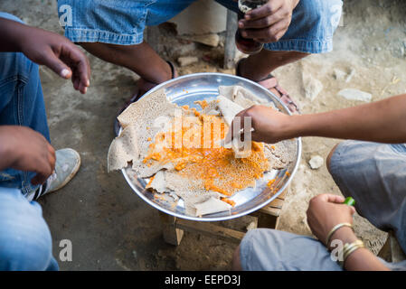 Restaurant im Dorf, in der Danakil-wüste in Äthiopien, Afrika. Stockfoto