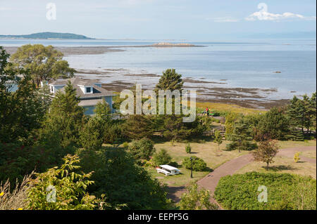 Private Gehöft am Ufer des St.-Lorenz-Strom in Kamouraska, Provinz Quebec, Kanada. Stockfoto