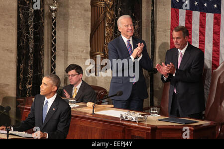 Washington, DC, Vereinigte Staaten von Amerika, USA. 20. Januar 2015. WASHINGTON, DC - 20 Januar: US-Präsident Barack Obama liefert die Rede zur Lage der Union vor den Mitgliedern des Kongresses in der Haus-Kammer des US-CapitolJanuary 20, 2015 in Washington, DC. Obama wurde erwartet, eine umfassende Agenda zur Adresse Einkommensungleichheit, Layout erleichtert es für Amerikaner, College-Ausbildung und Betreuung von Kindern leisten. Auch abgebildet sind, Vice President Joe Biden (L) und Sprecher des House John Boehner (R) (R -OH). ARMANDO ARORIZO. Bildnachweis: Armando Arorizo/Prensa Internacional/ZUMA Draht/Alamy Live News Stockfoto