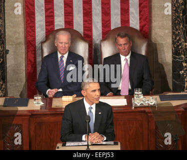 Washington, DC, Vereinigte Staaten von Amerika, USA. 20. Januar 2015. WASHINGTON, DC - 20 Januar: US-Präsident Barack Obama liefert die Rede zur Lage der Union vor den Mitgliedern des Kongresses in der Haus-Kammer des US-CapitolJanuary 20, 2015 in Washington, DC. Obama wurde erwartet, eine umfassende Agenda zur Adresse Einkommensungleichheit, Layout erleichtert es für Amerikaner, College-Ausbildung und Betreuung von Kindern leisten. Auch abgebildet sind, Vice President Joe Biden (L) und Sprecher des House John Boehner (R) (R -OH). ARMANDO ARORIZO. Bildnachweis: Armando Arorizo/Prensa Internacional/ZUMA Draht/Alamy Live News Stockfoto