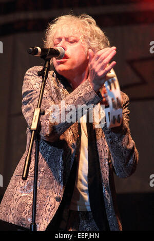 Boomtown Rats Überschrift Guilfest Tag eins an Stoke Park, Guildford, Surrey Featuring: Bob Geldof Boomtown Ratten wo: Guildford, Großbritannien: 18. Juli 2014 Stockfoto