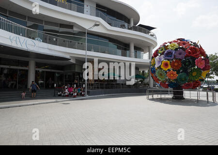 Vivo City – das größte Einkaufszentrum in Singapur. Von Pritzker-Preis ausgezeichneten Architekten Toyo Ito. Stockfoto