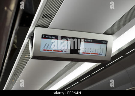 Auf der NEX-Zug von Narita International Airport (NRT) und der Innenstadt von Tokio Japans Karte und Station angezeigt. Stockfoto