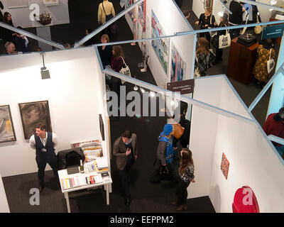 London, UK. 20. Januar 2015. London Art Fair eröffnet heute im Business Design Centre Islington. Blick über London Art Fair 2014 Credit: Martyn Goddard/Alamy Live News Stockfoto