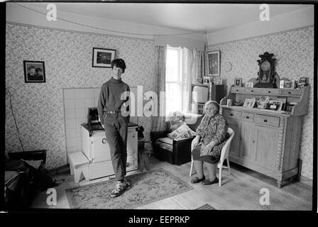 Großmutter mit Enkel. Shetland. Stockfoto