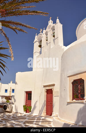 Die orthodoxe Kirche von Pantanassa in Chora (Chora) Dorf in Sikinos Insel, Kykladen, Griechenland Stockfoto
