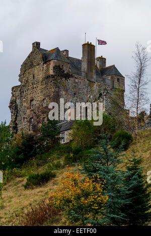 Neidpath Castle Stand über dem Fluss Tweed in Peebles in den Scottish Borders. Stockfoto