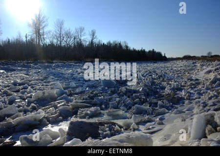 Der Palmer Fluss zugefroren in Quebec, Kanada. Stockfoto