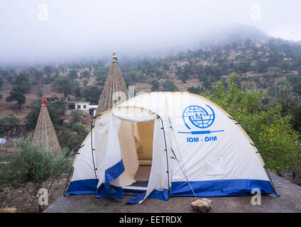 Yezedi Flüchtlinge Zelte von Sinjar Leben In Lalesh Tempel, Kurdistan, Irak Stockfoto