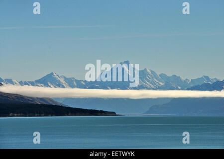 Mount Cook von der unteren Spitze des Lake Pukaki, Neuseeland gesehen. Stockfoto