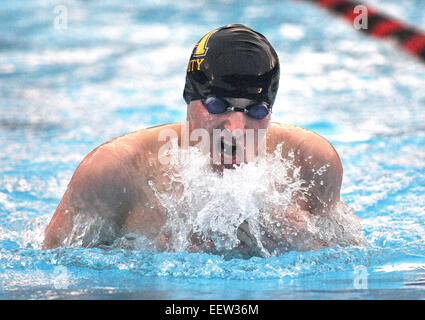 High School schwimmen treffen sich in CT USA Stockfoto